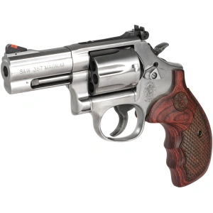 Smith & Wesson Model 686 Plus Deluxe 357 Magnum Revolver – 7 Rounds, 3″ Barrel, Wood Grips, Stainless/Silver