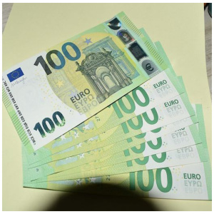 100 Euro Bills